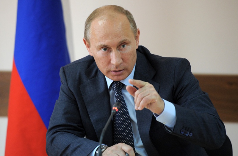 Владимир Путин призвал регионы усилить контроль за мигрантами